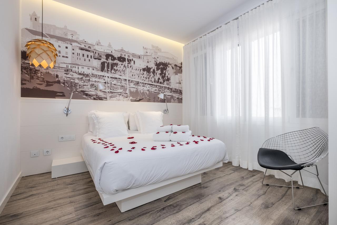 Hotel Abril 37 Сьюдадела Экстерьер фото